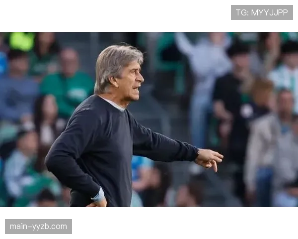 实时：贝蒂斯球员因向裁判抱怨对手定位球快发而吃到黄牌